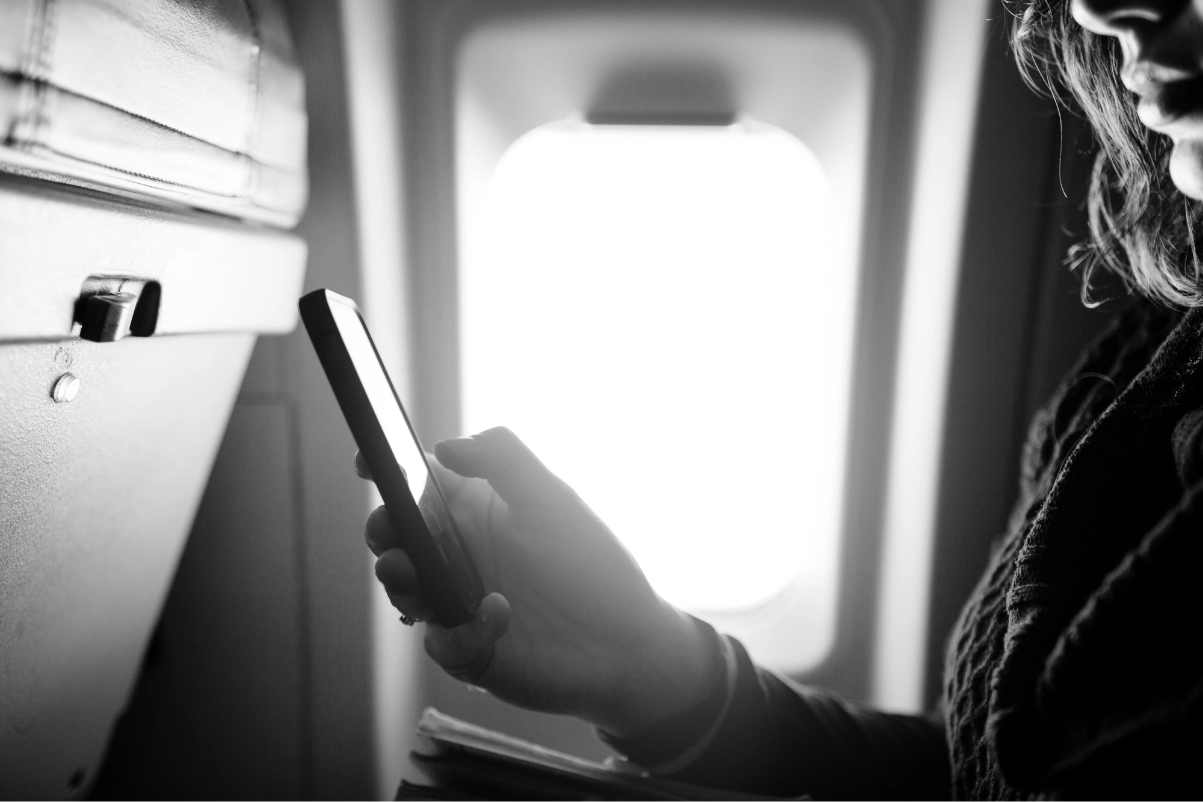 استفاده از تلفن همراه در هواپیما