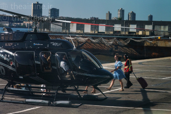 فرود یک هلیکوپتر در یک منطقه مسکونی